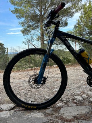 Bicicleta de Montaña Cube. Talla M/L