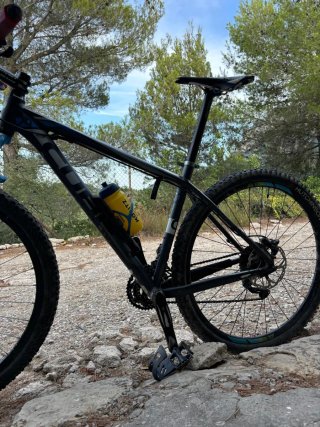 Bicicleta de Montaña Cube. Talla M/L