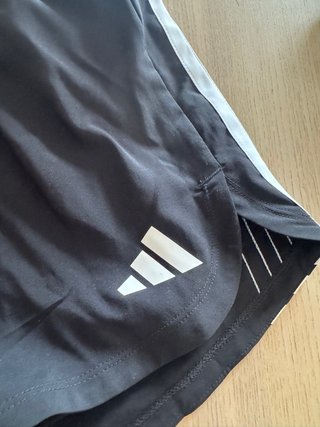 Pantalón corto running Adidas mujer negro