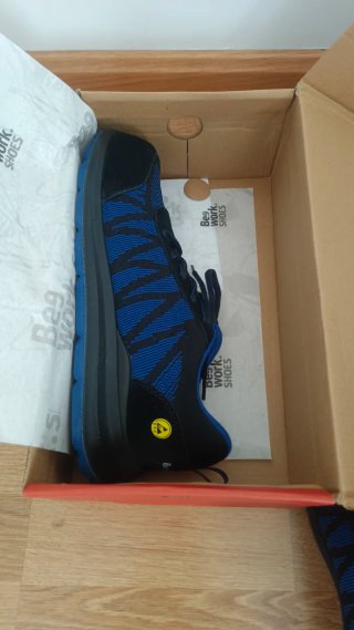 Zapato de seguridad Bee Work  modelo Indra s3