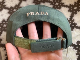 Cappello Prada verde