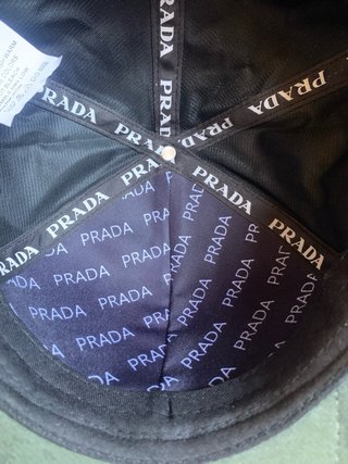 Cappello Prada verde