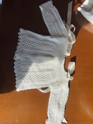 Chaqueta de bebé tejida a mano Cada una 10€
