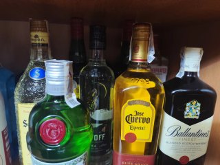 Bebidas alcohólicas super baratas por cierre