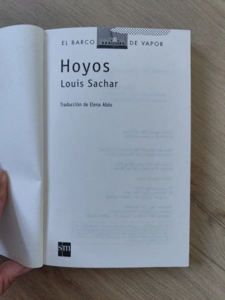 Libro lectura juvenil. Hoyos