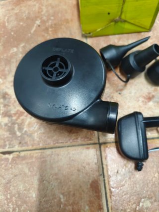 Inflador eléctrico Quechua 12V/220V