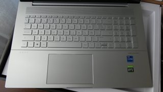 HP Envy 17.3" - i7 - 16GB - 1TB - RTX 4GB
