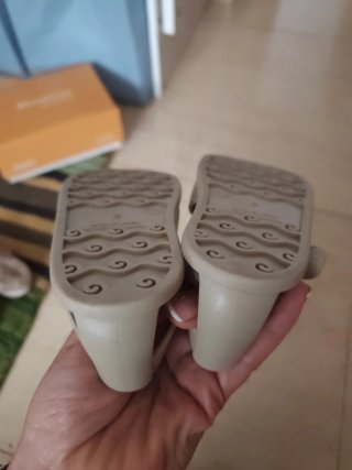 Sandalias respetuosas grises Igor