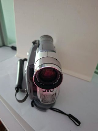 Videocámara JVC Plata y Negra
