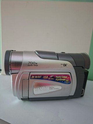 Videocámara JVC Plata y Negra