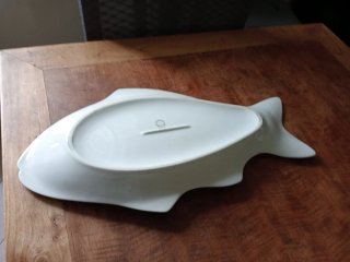 Vassoio a forma di pesce oro e bianco