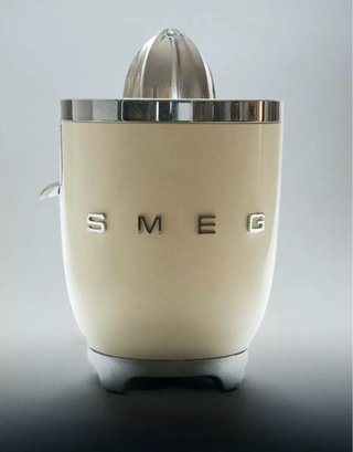 Exprimidor Smeg Crema