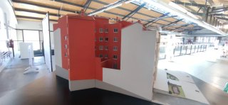 Maqueta Edificio Grande. Se escuchan ofertas.
