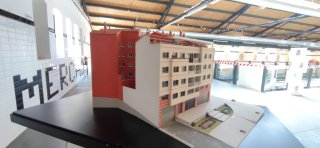 Maqueta Edificio Grande. Se escuchan ofertas.