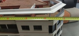 Maqueta Edificio Grande. Se escuchan ofertas.