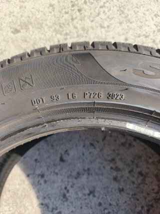 Neumáticos 215/60 R17 100V