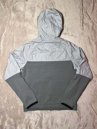 Chaqueta Nike Tech Fleece Hybrid Gris Talla S