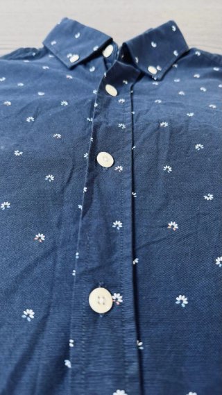 Camisa azul con estampado