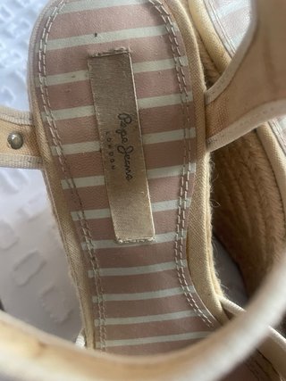 Sandalias cuña Pepe Jeans doradas