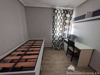 Piso en alquiler en Linares