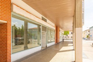 Local comercial en venta en Chantrea en Pamplona