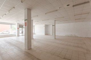 Local comercial en venta en Chantrea en Pamplona