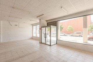 Local comercial en venta en Chantrea en Pamplona