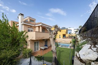 Chalet en venta en Zubia (La)