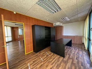 Oficina en alquiler en La Plana en Esplugues de Llobregat