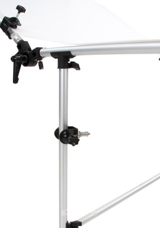 Mesa de estudio fotográfico con ruedas