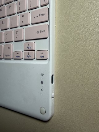 Teclado Magnético para iPad Rosa y Blanco