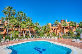 Piso en venta en Los Naranjos - Las Brisas en Marbella
