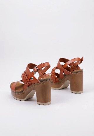 Sandalias marca Refresh Negras 40.