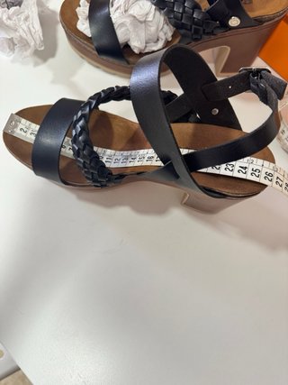 Sandalias marca Refresh Negras 40.
