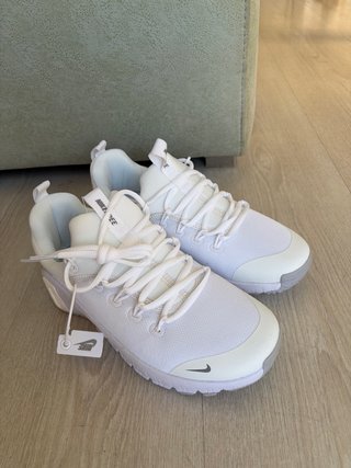 Zapatillas Nike Training Blancas y Moradas