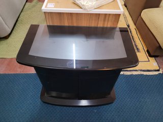 MUEBLE DE TV CON RUEDAS