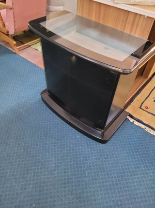 MUEBLE DE TV CON RUEDAS