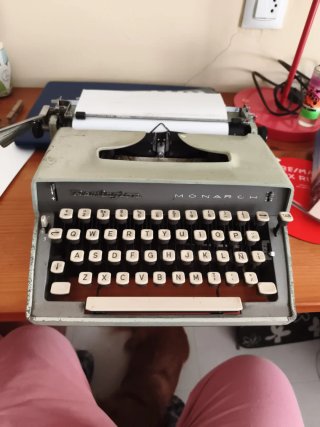 Máquina de escribir Remington Monarch