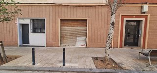 Local comercial en venta en El Turó de la Peira en Barcelona