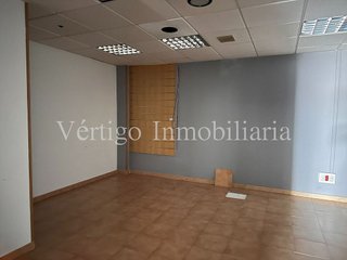 Local comercial en venta en La Hacienda - Nueva Andalucía en Dos Hermanas