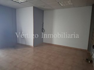 Local comercial en venta en La Hacienda - Nueva Andalucía en Dos Hermanas