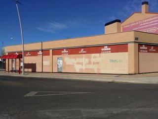 Local comercial en venta en Cuevas - Ilustración en Ciempozuelos