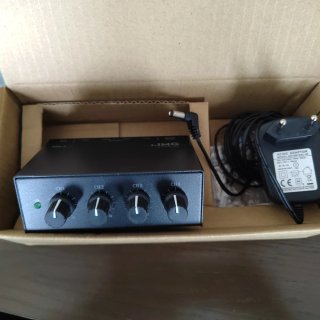 MESA DE MEZCLAS ANALÓGICA Y AMPLI AURICULARES