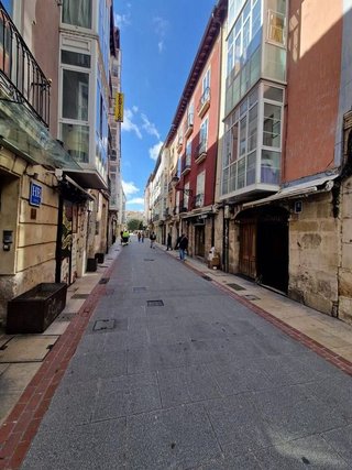 Local comercial en alquiler en Plaza España - Villa Pilar - Reyes Católicos - Vadillos en Burgos