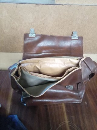 Cartera bandolera de piel