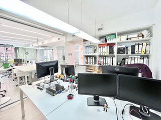 Oficina en venta en La Salut en Barcelona
