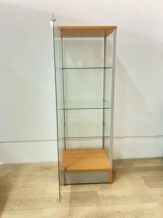 Vitrina expositora 3 estantes con llave