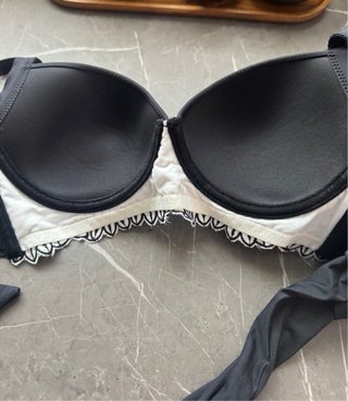 Costume due pezzi nero Tezenis con pizzo