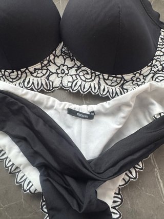 Costume due pezzi nero Tezenis con pizzo