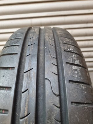 Neumático 185/65 R15 con llanta